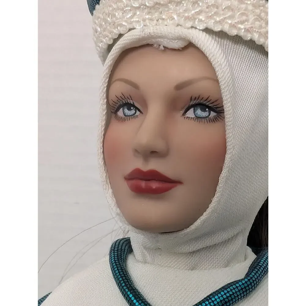 RARE 2005 Tonner Wizard of Oz Emerald City Woman 16